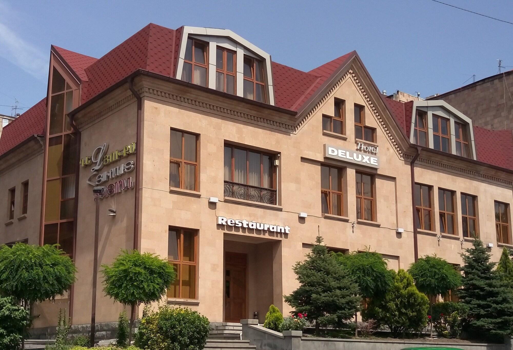 埃里温豪华酒店 耶烈万 外观 照片